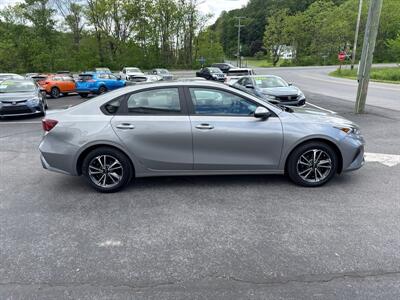 2023 Kia Forte LXS   - Photo 4 - Hesston, PA 16647
