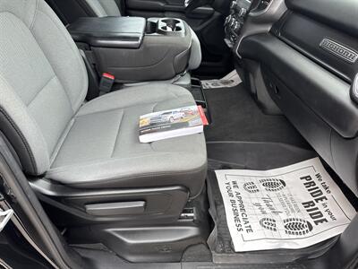 2022 RAM 1500 Big Horn  Quad Cab 4x4 - Photo 44 - Hesston, PA 16647