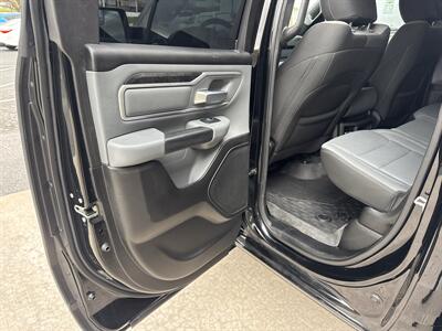 2022 RAM 1500 Big Horn  Quad Cab 4x4 - Photo 38 - Hesston, PA 16647