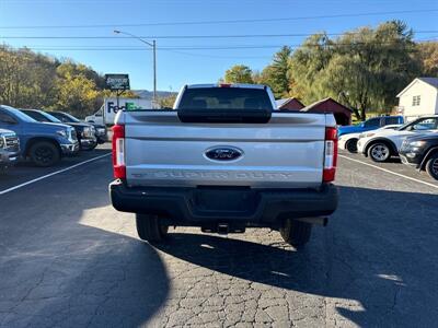 2019 Ford F-250 XL  Super Duty 4X4 - Photo 7 - Hesston, PA 16647