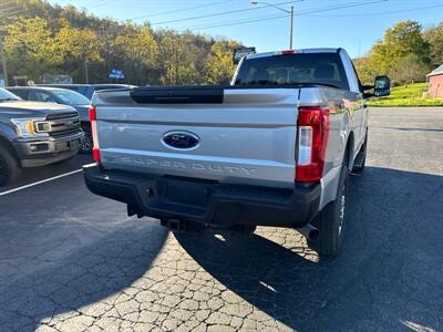 2019 Ford F-250 XL  Super Duty 4X4 - Photo 6 - Hesston, PA 16647