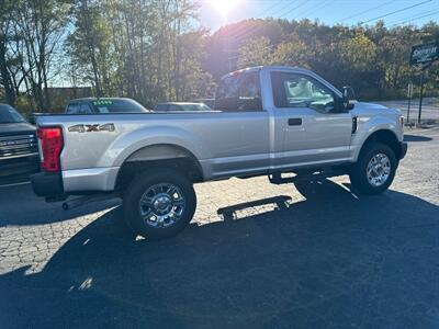 2019 Ford F-250 XL  Super Duty 4X4 - Photo 4 - Hesston, PA 16647