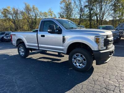 2019 Ford F-250 XL  Super Duty 4X4 - Photo 2 - Hesston, PA 16647