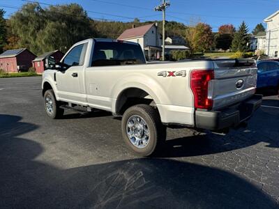 2019 Ford F-250 XL  Super Duty 4X4 - Photo 9 - Hesston, PA 16647