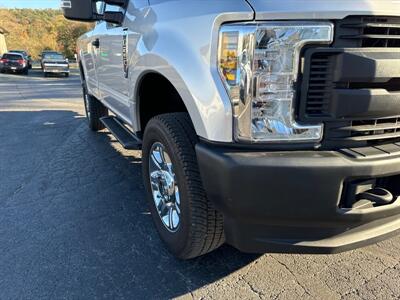 2019 Ford F-250 XL  Super Duty 4X4 - Photo 17 - Hesston, PA 16647