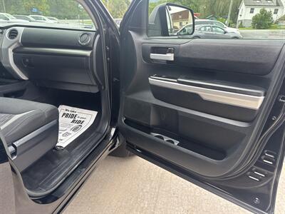 2017 Toyota Tundra SR5 Double Cab 4x4 - Photo 43 - Hesston, PA 16647