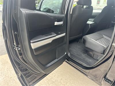 2017 Toyota Tundra SR5 Double Cab 4x4 - Photo 38 - Hesston, PA 16647