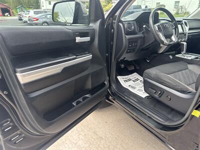 2017 Toyota Tundra SR5 Double Cab 4x4 - Photo 25 - Hesston, PA 16647