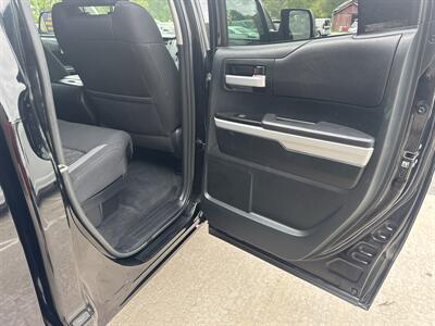 2017 Toyota Tundra SR5 Double Cab 4x4 - Photo 41 - Hesston, PA 16647