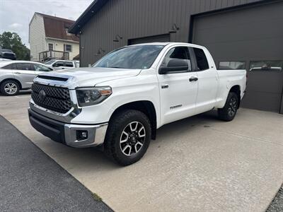 2018 Toyota Tundra SR5 Double Cab 4x4 - Photo 8 - Hesston, PA 16647