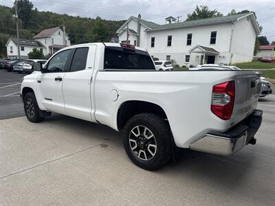 2018 Toyota Tundra SR5 Double Cab 4x4 - Photo 6 - Hesston, PA 16647