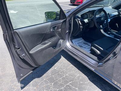 2014 Honda Accord LX   - Photo 26 - Hesston, PA 16647