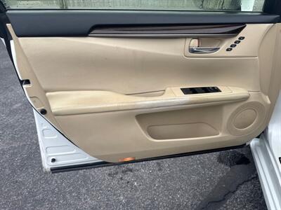 2013 Lexus ES 350   - Photo 27 - Hesston, PA 16647