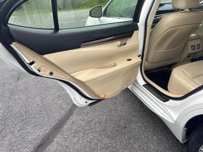 2013 Lexus ES 350   - Photo 40 - Hesston, PA 16647
