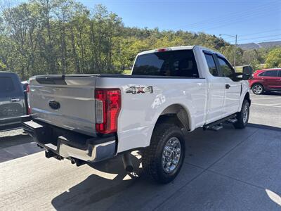 2019 Ford F-250 Super Duty XL  Super Cab 4x4 - Photo 5 - Hesston, PA 16647