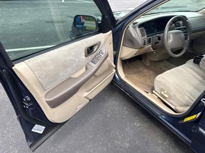 1999 Toyota Avalon XL   - Photo 13 - Hesston, PA 16647