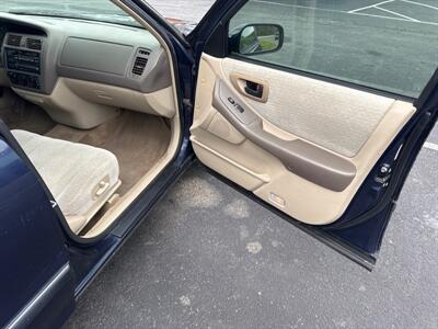 1999 Toyota Avalon XL   - Photo 21 - Hesston, PA 16647