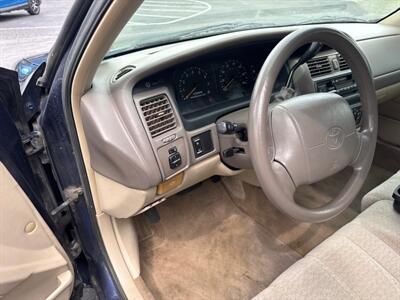 1999 Toyota Avalon XL   - Photo 14 - Hesston, PA 16647