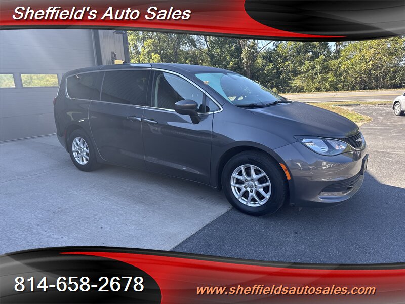 2020 Chrysler Voyager LX  