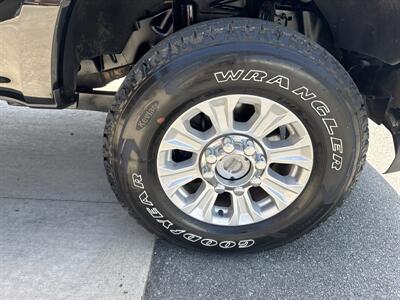 2018 Ford F-250 XLT Crew Cab 4x4 - Photo 42 - Hesston, PA 16647