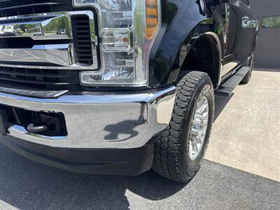 2018 Ford F-250 XLT Crew Cab 4x4 - Photo 13 - Hesston, PA 16647