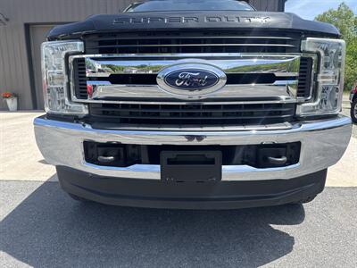 2018 Ford F-250 XLT Crew Cab 4x4 - Photo 12 - Hesston, PA 16647