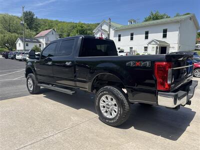 2018 Ford F-250 XLT Crew Cab 4x4 - Photo 6 - Hesston, PA 16647