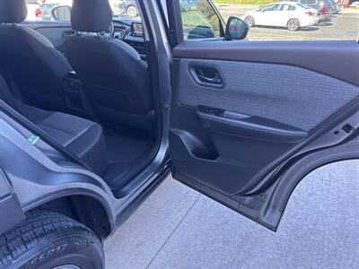 2022 Nissan Rogue S AWD - Photo 37 - Hesston, PA 16647