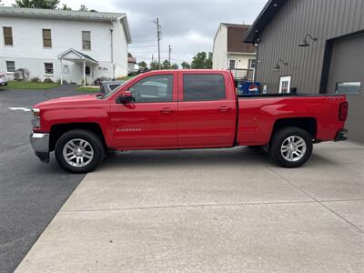 2018 Chevrolet Silverado 1500 LT  Crew Cab 4x4 - Photo 9 - Hesston, PA 16647