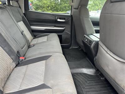 2015 Toyota Tundra SR5 CrewMax 4x4 - Photo 40 - Hesston, PA 16647