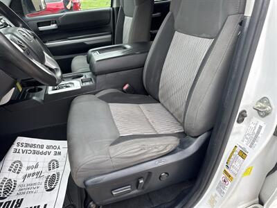 2015 Toyota Tundra SR5 CrewMax 4x4 - Photo 27 - Hesston, PA 16647