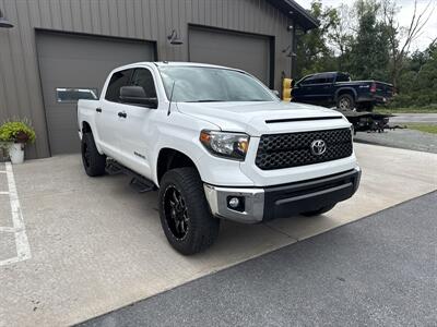 2015 Toyota Tundra SR5 CrewMax 4x4 - Photo 10 - Hesston, PA 16647