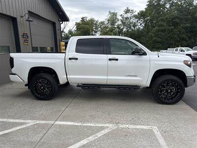 2015 Toyota Tundra SR5 CrewMax 4x4 - Photo 3 - Hesston, PA 16647