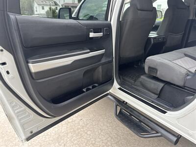 2015 Toyota Tundra SR5 CrewMax 4x4 - Photo 36 - Hesston, PA 16647