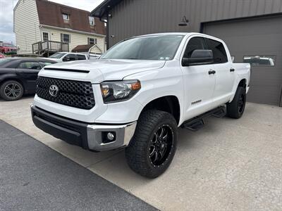 2015 Toyota Tundra SR5 CrewMax 4x4 - Photo 8 - Hesston, PA 16647