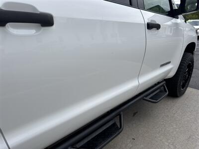 2015 Toyota Tundra SR5 CrewMax 4x4 - Photo 21 - Hesston, PA 16647