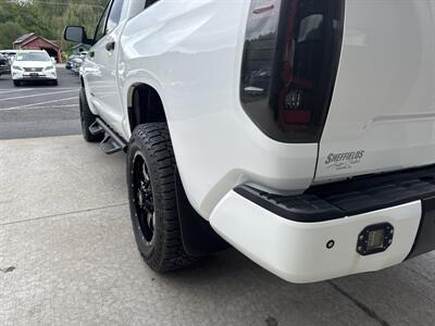 2015 Toyota Tundra SR5 CrewMax 4x4 - Photo 17 - Hesston, PA 16647