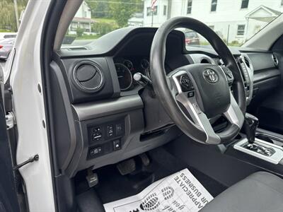 2015 Toyota Tundra SR5 CrewMax 4x4 - Photo 26 - Hesston, PA 16647