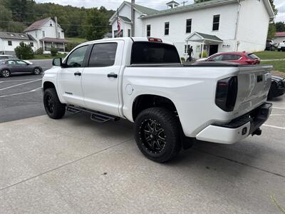 2015 Toyota Tundra SR5 CrewMax 4x4 - Photo 6 - Hesston, PA 16647