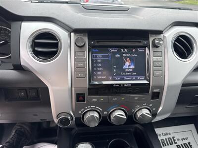 2015 Toyota Tundra SR5 CrewMax 4x4 - Photo 32 - Hesston, PA 16647