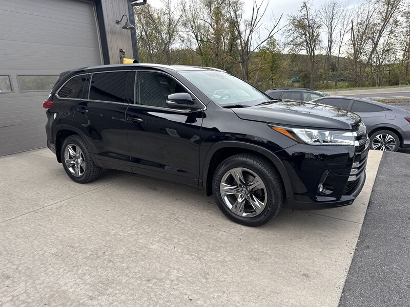 2019 Toyota Highlander Limited Platinum  AWD
