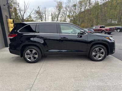 2019 Toyota Highlander Limited Platinum  AWD - Photo 3 - Hesston, PA 16647