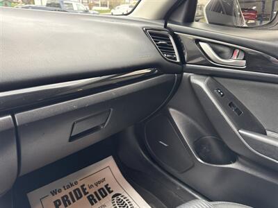 2016 Mazda Mazda3 Hatchback i Touring - Photo 31 - Hesston, PA 16647