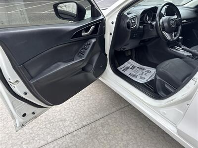 2016 Mazda Mazda3 Hatchback i Touring - Photo 21 - Hesston, PA 16647