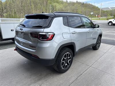 2025 Jeep Compass Trailhawk 4WD - Photo 4 - Hesston, PA 16647