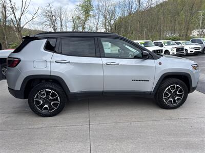 2025 Jeep Compass Trailhawk 4WD - Photo 3 - Hesston, PA 16647