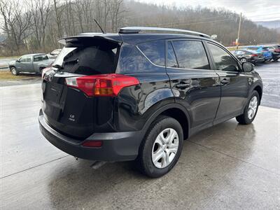 2014 Toyota RAV4 LE  AWD - Photo 4 - Hesston, PA 16647