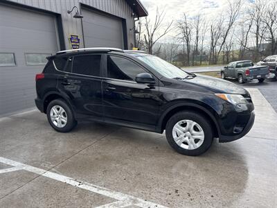 2014 Toyota RAV4 LE  AWD - Photo 2 - Hesston, PA 16647