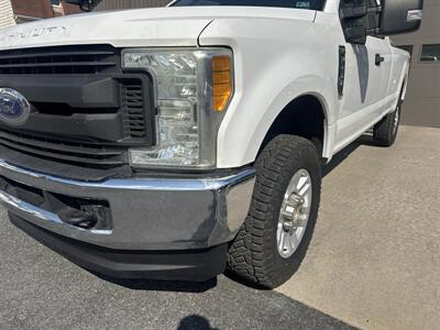 2017 Ford F-250 XL  Super Cab 4x4 - Photo 13 - Hesston, PA 16647