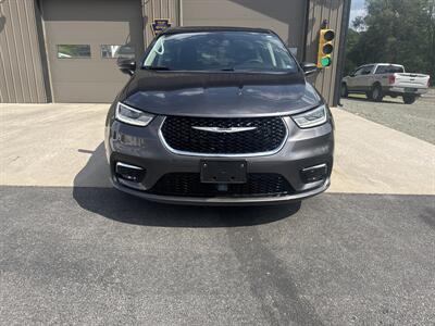 2023 Chrysler Pacifica Touring L   - Photo 10 - Hesston, PA 16647